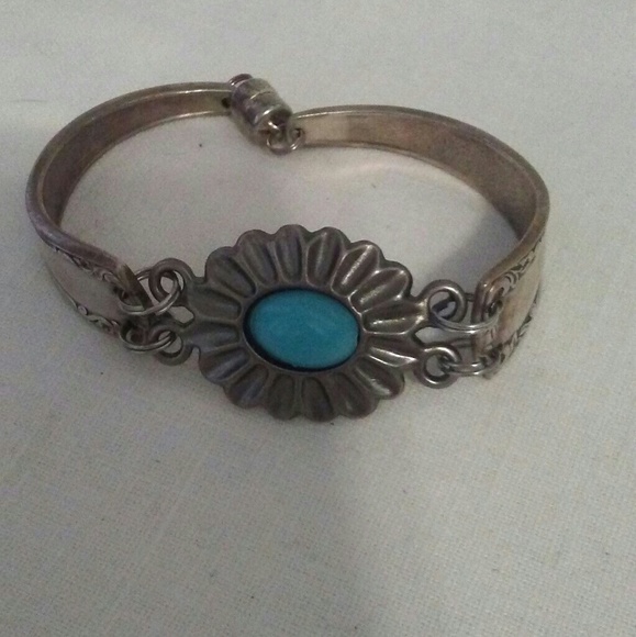 Vintage Jewelry - Vinage Sterling Silver Turquoise Bracelet